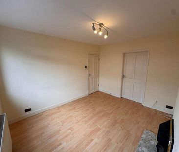 Waverley Road, London, SE25 - Photo 2