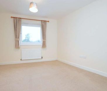 Foxboro Road, Redhill, RH1 - Photo 3