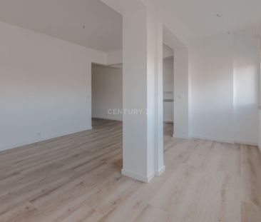 Apartamento T3 Remodelado com Vista Rio para Arrendamento em Oeiras - Photo 5