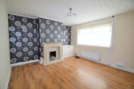 3 bedroom semi-detached house to rent - Photo 2