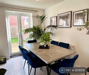 3 bedroom semi-detached house to rent - Photo 3