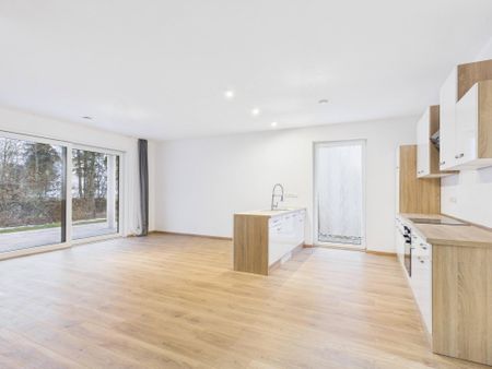 Familienidylle vor den Toren Münchens: Neuwertige Haushälfte mit viel Platz und großem Garten - Foto 5