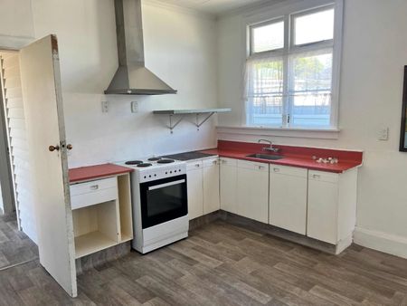 Location Location - Photo 4