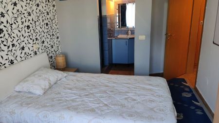Apartament cu 4 camere de vânzare - Fotografie 3