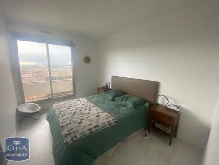 Appartement à louer 4 pièces 69.2m² - Photo 3