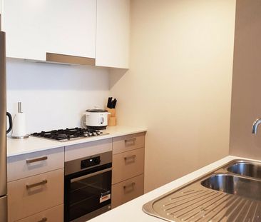 Spacious 2 Bedroom Unit - Great Location! - Photo 2
