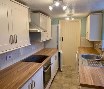 2 bedroom terraced house to rent - Photo 4