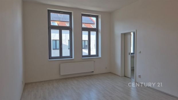 Pronájem bytu 1+1 57 m² - Photo 1