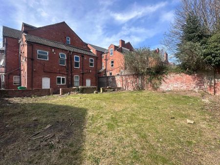 5 bedroom flat to rent - Photo 5