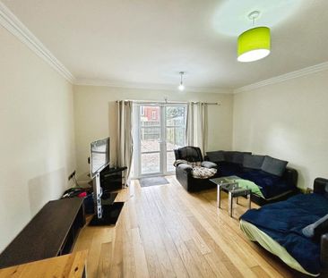 4 bedroom townhouse to rent - Photo 1
