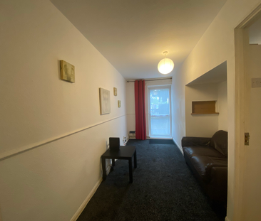 3 bedroom apartment to rent Rednal House, 102 Greetham Street, Sout... - Photo 2