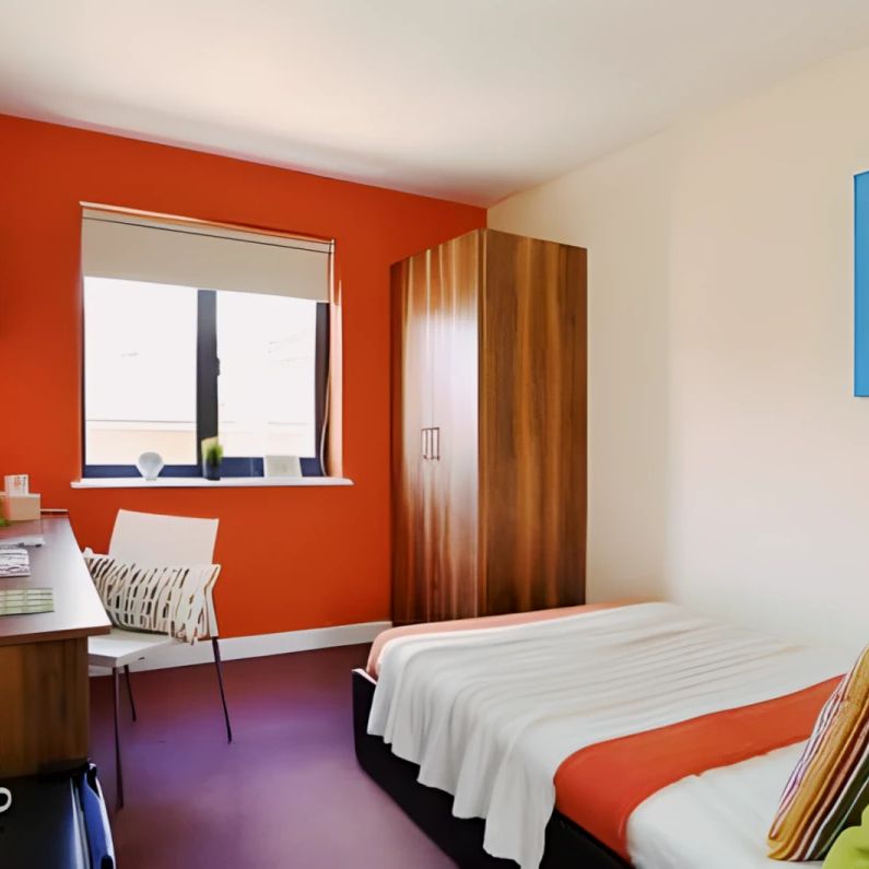 Deluxe En-Suite, Tallis Court - Photo 1