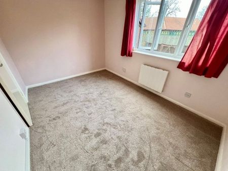 The Oaks, Merryoak, Southampton - Photo 2