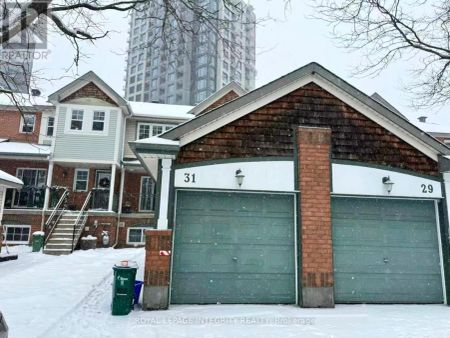 31 THORNBURY CRESCENT - Photo 4