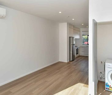 3 Bedrooms, Henderson - Photo 3