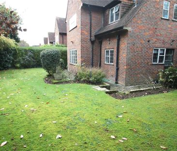 4 bedroom semi-detached house to rent - Photo 3