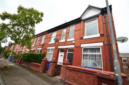 2 bedroom end of terrace house to rent - Photo 4