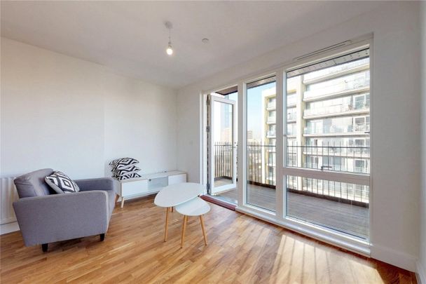 Upper North Street, London, E14 - Photo 1