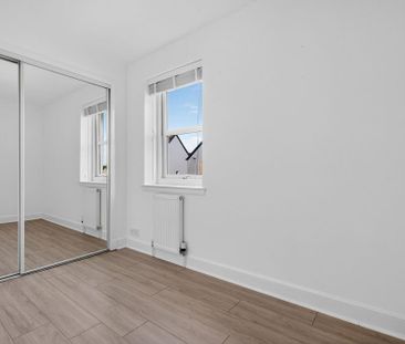 2 bedroom semi-detached house to rent - Photo 3