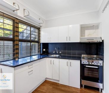 4/49 Qualtrough Street, Woolloongabba, Qld 4102 - Photo 5