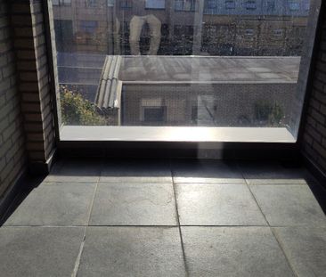 - Sint-Niklaas – appartement 2de verdiep met 1 slaapkamer en garage. - Photo 3