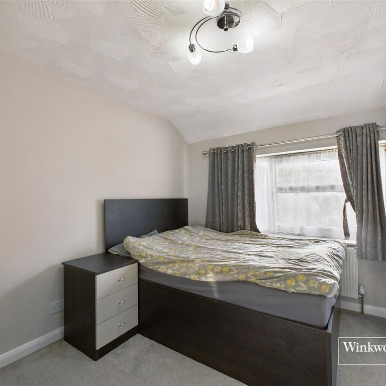 3 bedroom semi-detached house to rent - Photo 1