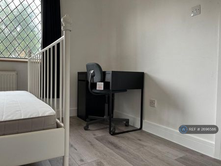 4 bedroom terraced house to rent - Photo 3