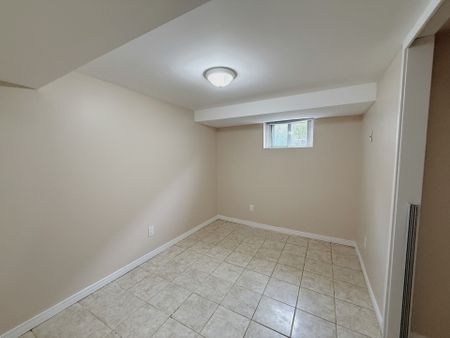 For Lease - 220 Ellington Drive Unit# Bsmt, Toronto, Ontario - Photo 4