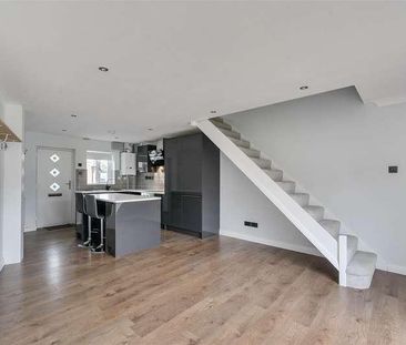 Camilla Close, Bulford, Salisbury, SP4 - Photo 4