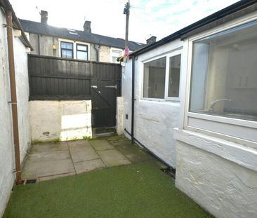 Terraced House to rent on - Photo 4