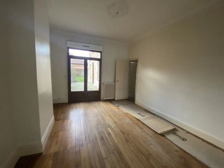 Location Maison 7 pièces 169 m2 à Saint-Quentin - Photo 3