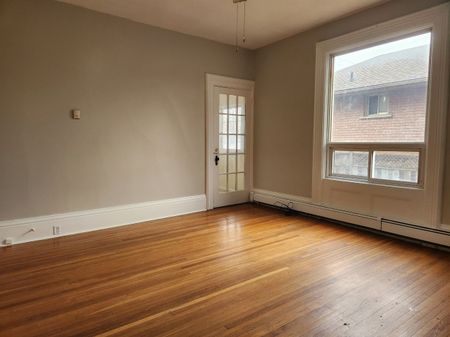 For Lease - 177 Chatham Street Unit# Main, Brantford, Ontario - Photo 3