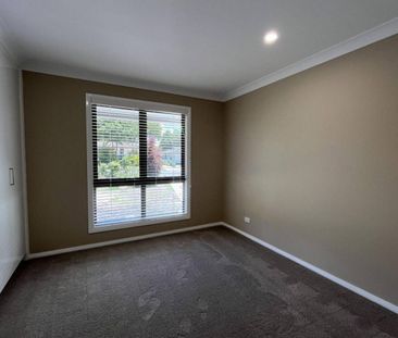 Modern Comfort Close To Town - Photo 2