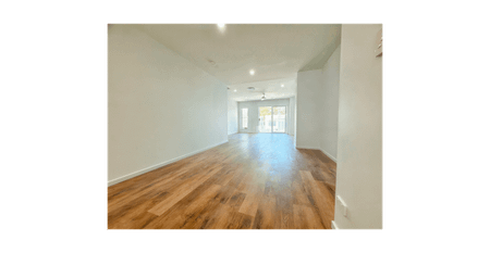 Spacious 3+1 Brand New Townhome with walking distance to Coles! - Photo 3