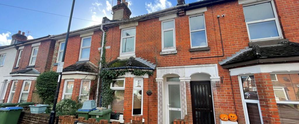 3 bedroom terraced house to rent - Photo 1