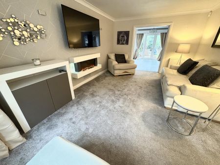 4 bedroom detached house to rent - Photo 3