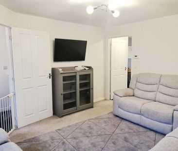 3 bedroom semi-detached house to rent - Photo 2