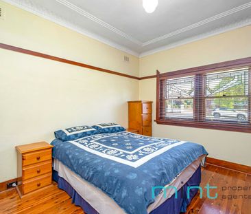 Timeless Family Home - Photo 6