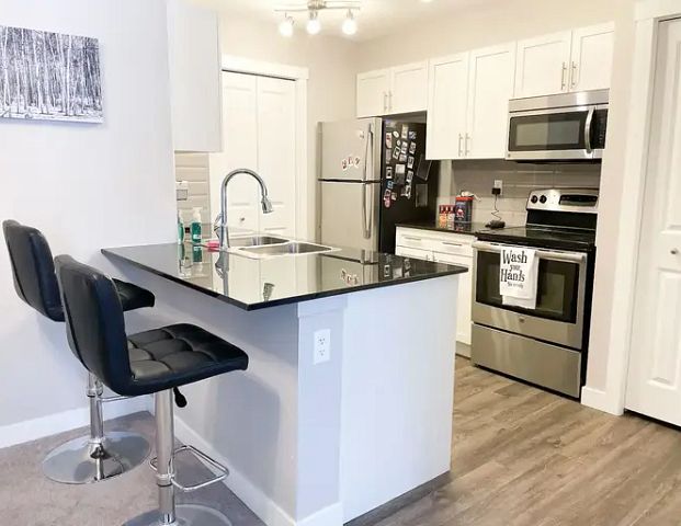 2 Bedroom, 2 Bathroom FULLY FURNISHED | 10 Kincora Glen Park Northwest, Calgary - Photo 1