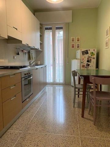 Stanza singola zona comoda alla stazione e università - Photo 4