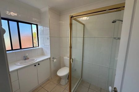 Fully Furnished Unit with Gabba Views & Unbeatable Location - Photo 4