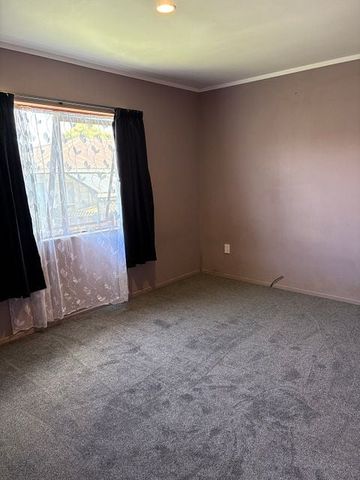 Close to Middlemore and Train Station - Photo 2