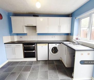 2 bedroom end of terrace house to rent - Photo 4