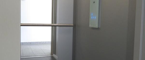 schicke 2-Zimmer-Wohnung mit Balkon und Aufzug in zentraler Innenstadtlage - Foto 1