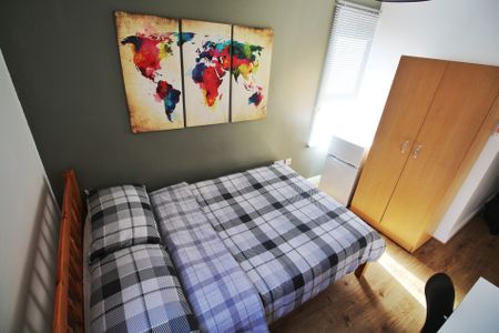 130 Monks Road, Lincoln, Lincolnsire, LN2 5PH - Photo 2