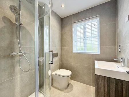 3 bedroom semi-detached house to rent - Photo 5