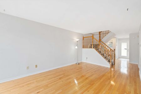 For Lease - 1904 SUMMERFIELDS Crescent, Orleans - Convent Glen and Area, Ontario - Photo 2