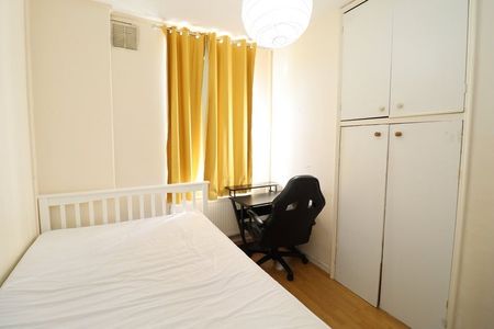 Room in a Shared Flat, Mersey House, N7 - Photo 3