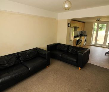 4 bedroom detached house to rent - Photo 2
