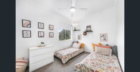 Enchanting four bedroom home - Photo 4